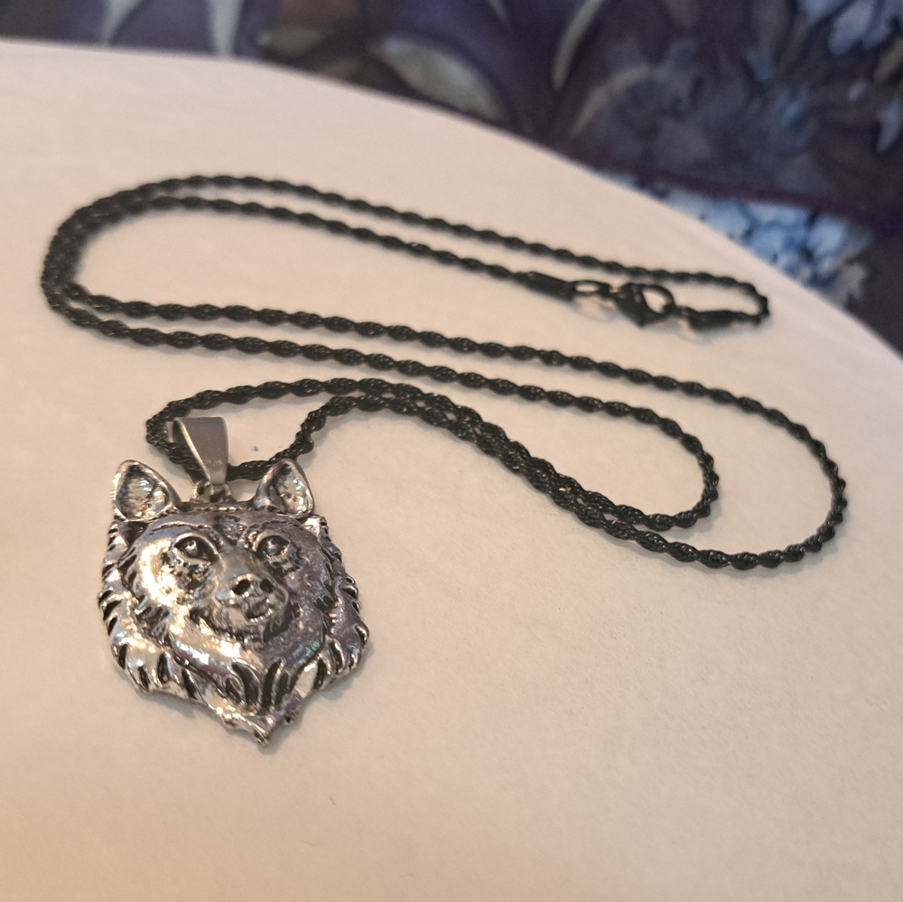 Silver Wolf Pendant